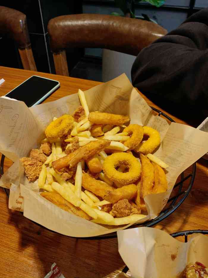一乐韩国炸鸡(梅江店)-"「酱蒜鸡」第一口味道真的很惊艳!鸡肉很嫩.