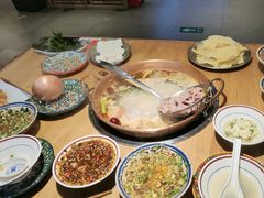 -洱火云南酸菜牛肉火锅(石景山当代商城店)