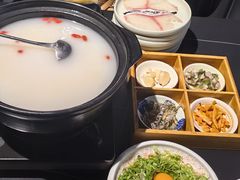 -牛牛和牛海鲜粥底火锅(长虹国际城店)