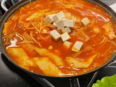 部队火锅-HONGA HONGA雄家(曹路店)