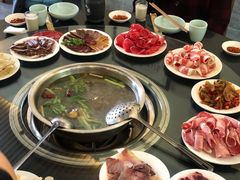 -周老三跷脚牛肉·全牛火锅(非遗传承店)