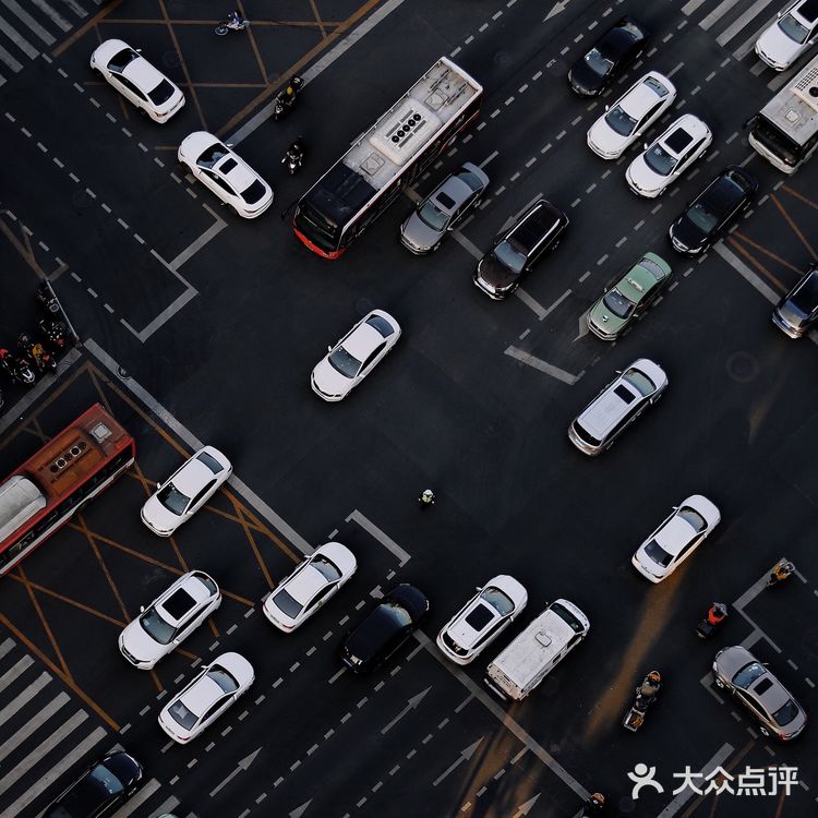 审美提升｜𝘊𝘩𝘦𝘯𝘨𝘥𝘶｜城｜追一束光