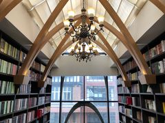 -钟书阁(松江泰晤士小镇店)