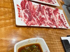 现切鲜嫩牛肉-为什么牛潮汕牛肉火锅(万胜广场店)