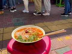 -啊墨江牛烂烀米线