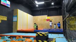 -蹦贝运动中心·蹦床·攀岩·闯关(龙岗店)