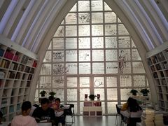 -钟书阁(松江泰晤士小镇店)