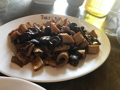 -老鼎万春卤菜(鹭湖宫8区店)