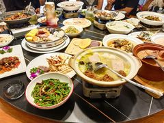 -黄泥岗·地道湖北菜(奥特莱斯店)