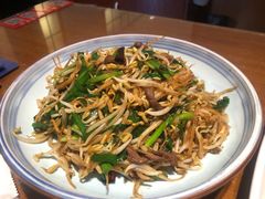 笨豆芽炒粉-95号酱骨·一块豆腐(展春园西路店)