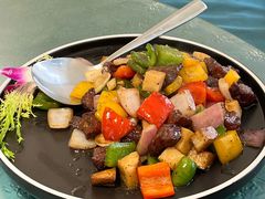鲜菌炒牛肉粒-随园花园餐厅(新港中路店)