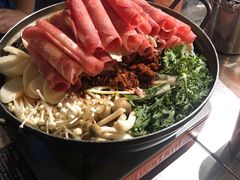 部队锅-MI WU FACTORY米屋美食工厂餐厅(绿地店)