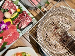 黑牛六拼-明洞阿姨·韩式酱蟹烤肉·创意料理(三元桥店)