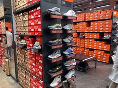 -NIKE上海青浦优选体验店