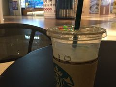 -星巴克(上海虹桥新天地二店)