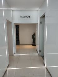 -LESSMORE科技头皮理容中心