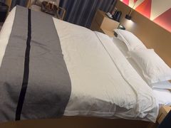 -柏曼酒店(重庆解放碑洪崖洞店)