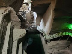 -伍山海滨石窟
