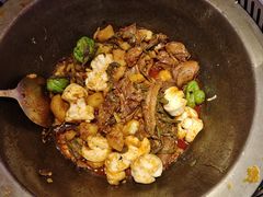 -山河屯铁锅炖(哈西站店)