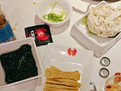 -七欣天香辣蟹火锅(闵行浦江欢乐颂店)