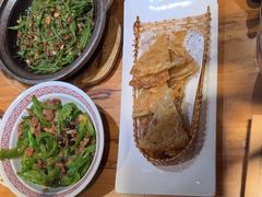 -帅巴人舅母子腊蹄民俗村