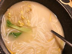 -云海肴·汽锅鸡·云南菜(天山百盛优客店)