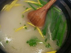 -云海肴·汽锅鸡·云南菜(天山百盛优客店)