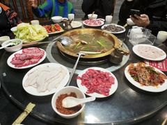 -周老三跷脚牛肉·全牛火锅(非遗传承店)