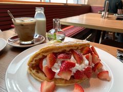 草莓松饼-ROAST coffee & eatery