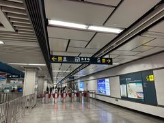 -体育场(地铁站)