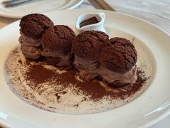 -ROAST coffee & eatery