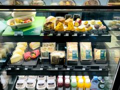 面包甜点陈列柜-星巴克(西藏路店)