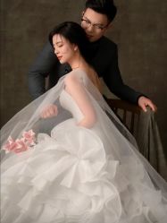 -雪中彩影婚纱摄影·微光艺术中心