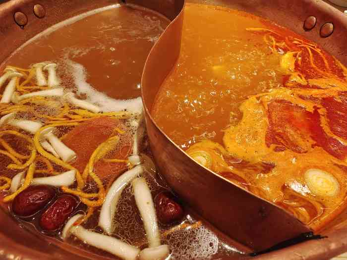 巡山令酸汤牛肉火锅(滨江天街店)