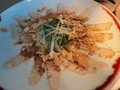 薄切鲜鱼片-穹六人间 people 6(岳阳路店)