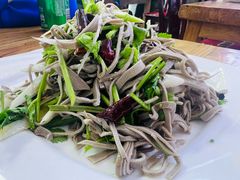 -溢心园香河肉饼总店