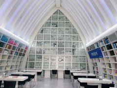 -钟书阁(松江泰晤士小镇店)