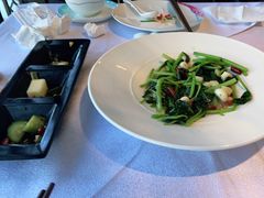 -彩云天云南餐厅