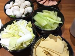 鱼丸-炉小二铜锅牛蛙•川湘菜(三里屯店)