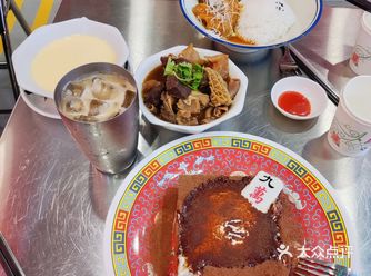 环境： 这两年成都的粤式餐厅越来越多了，万象城新开这