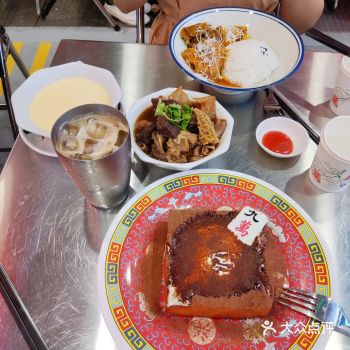 环境： 这两年成都的粤式餐厅越来越多了，万象城新开这