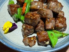 黑松露爆雪花牛肉粒-汤潮荟·粤菜小馆(茂业天地店)