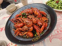 -肥肥虾庄·金牌油焖大虾(汉街SKP店)