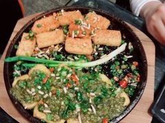 -何师烧烤·香辣蟹·川菜·30年老品牌(太古里旗舰店)