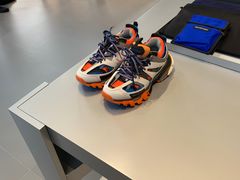 -BALENCIAGA(比斯特苏州购物村店)