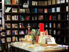 -钟书阁(松江泰晤士小镇店)