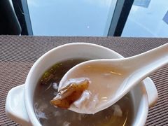 -大中华希尔顿酒店-念自助餐·嗨啤·小龙虾
