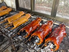 -四更周店烤乳猪