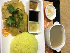 無骨椰汁海南雞飯-津津飯堂