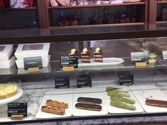 面包甜点陈列柜-WHEAT&BAKER-麥(凯德来福士店)